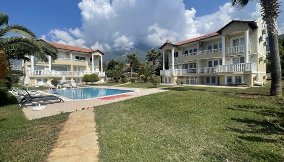 HARİKA LOKASYON ÖLÜDENİZ OVACIKTA SATILIK 3+1 ORTAK HAVUZLU DAİRE